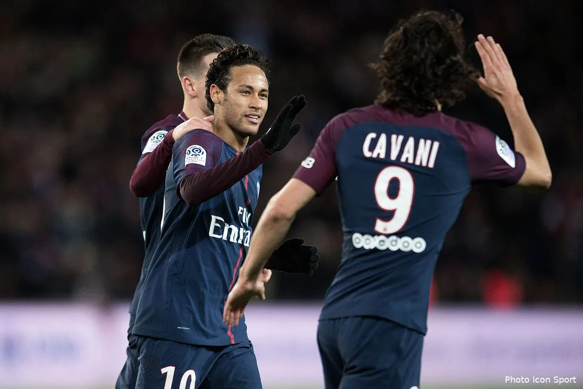psg neymar siffle au psg matuidi se pince pour y croire icon ava 170118 11 05208239