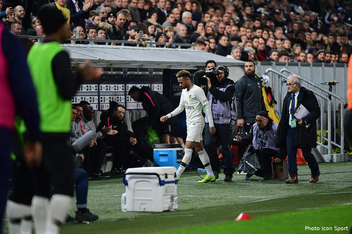 psg neymar toujours en soins inquietude avant belgrade iconsport icon win 021218 01 72170238423