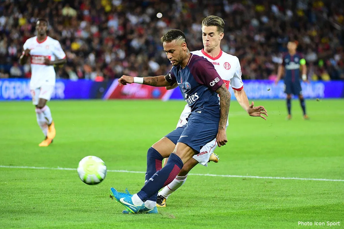 psg neymar va griller messi et cristiano ronaldo iconsport icon win 200817 01 14194190835