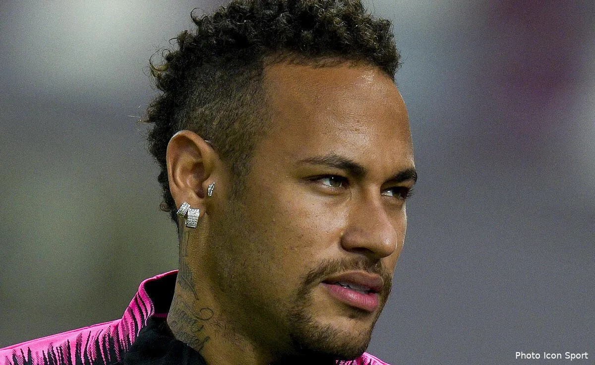 psg neymar va rester a paris cristiano ronaldo a une intuition icon pixathlon 1084147260045