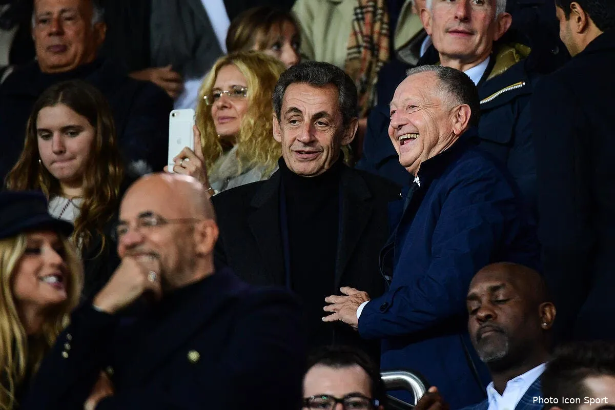 psg ol les banderoles anti aulas sement la discorde iconsport icon win 170917 01 19350193857