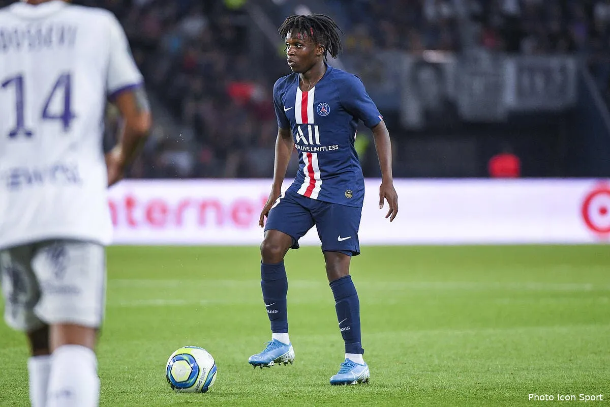 psg paris brade son roberto carlos il enrage icon alc 250819 45 109262963