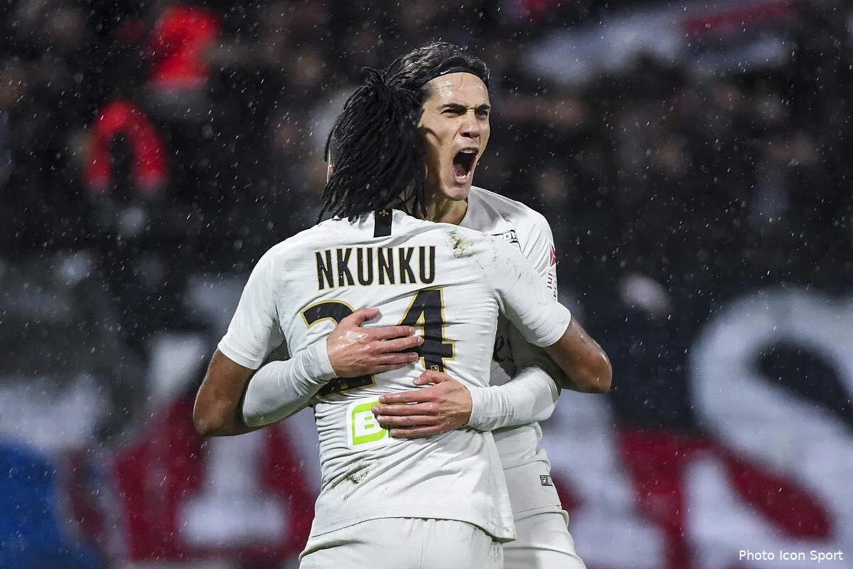 psg paris est prevenu il n existe pas d autre cavani au mercato cavani 73250379