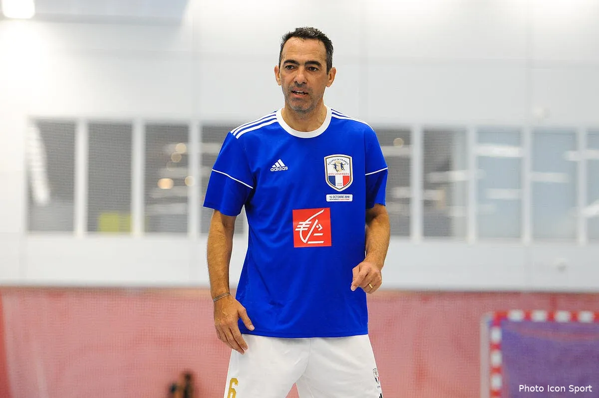 psg paris ne peut pas rever plus grand en ldc djorkaeff s explique iconsport icon fid 151018 08 30237837