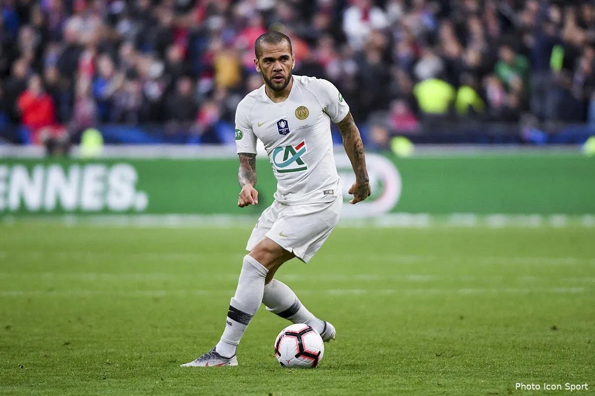 psg paris officialise le depart de dani alves icon alc 270419 45 114256801