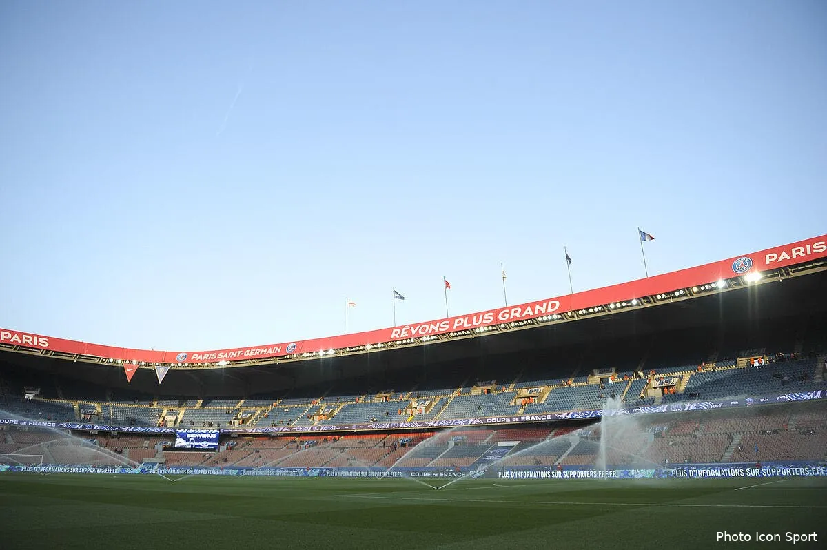 psg paris prend une decision de derniere minute pour eviter des incidents icon fer 080415 06 23247281