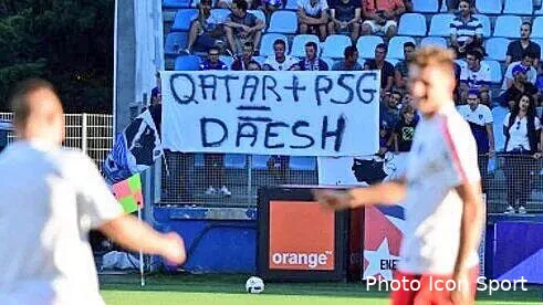 psg paris qatar daech une banderole vite retiree a bastia cpr3fwexgaabjxr151570