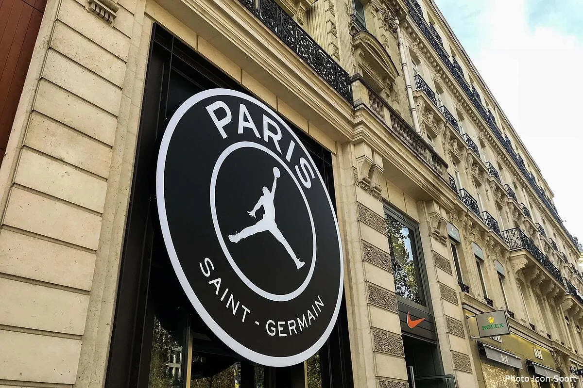 psg paris s habille en jordan un raleur se fait entendre iconsport icon fid 160918 08 19231157