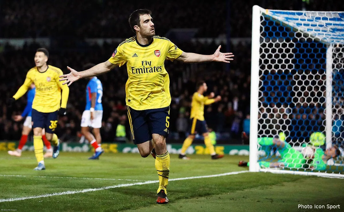 psg paris veut papastathopoulos arsenal refuse icon 51030807296005