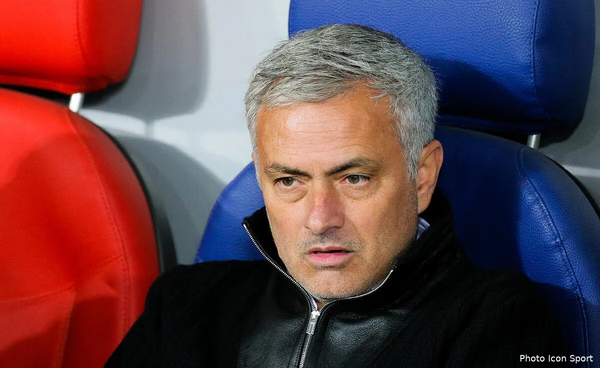 psg pas content a manchester united mourinho pense a paris iconsport icon spu 270917 01 01196641