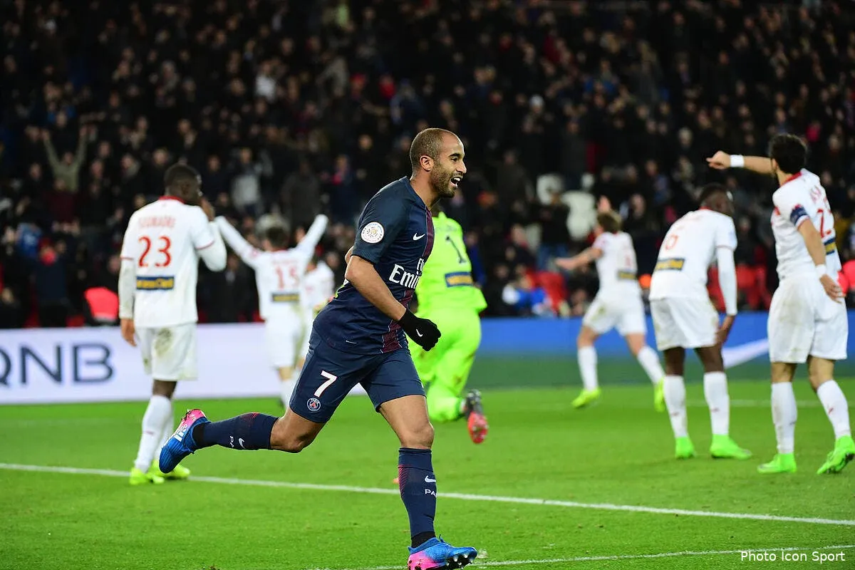 psg pierre menes arbitre le debat sur le hors jeu ou pas de lucas iconsport win 070217 01 21899170086