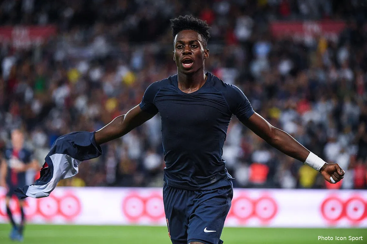 psg quitter le psg ou bosser avec neymar et thiago silva il a choisi iconsport icon dib 120818 15 04230021