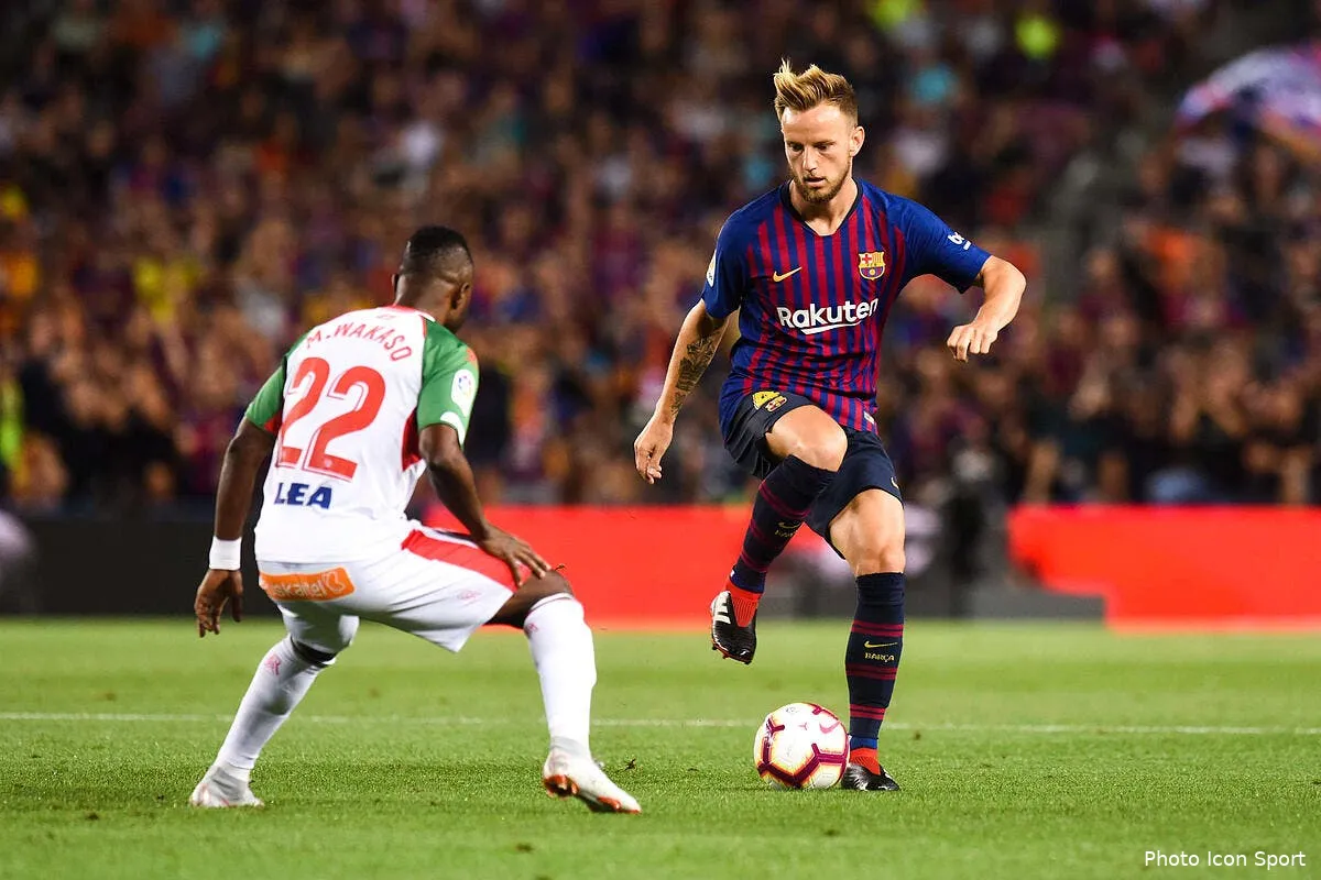 psg rakitic refuse le psg il reste officiellement au barca iconsport icon mar 180818 02 01 1228731