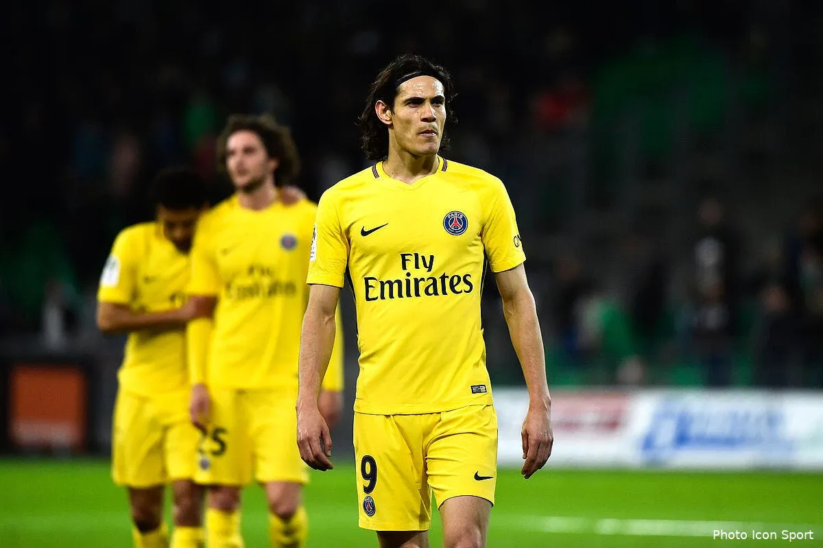 psg rester ou partir cavani s arrache les cheveux cavani 66216185