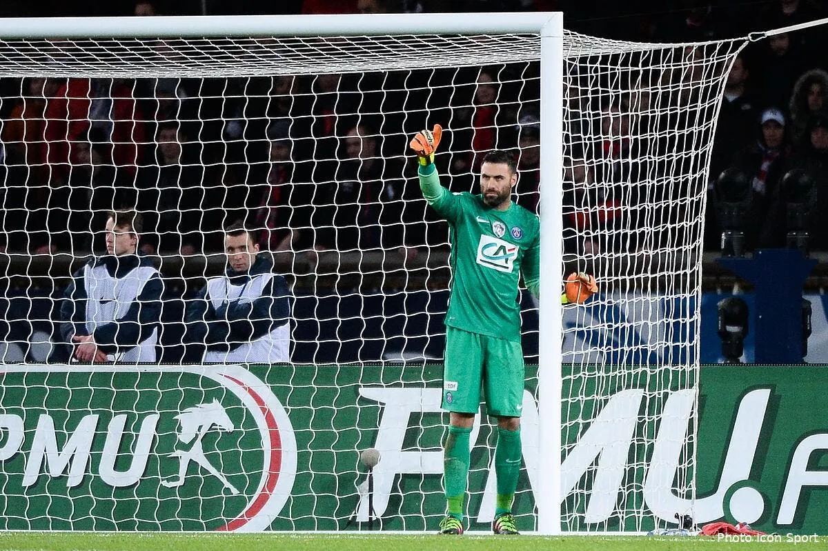 psg sirigu degoute par l attitude des dirigeants parisiens iconsport nlg 100216 17 87185463