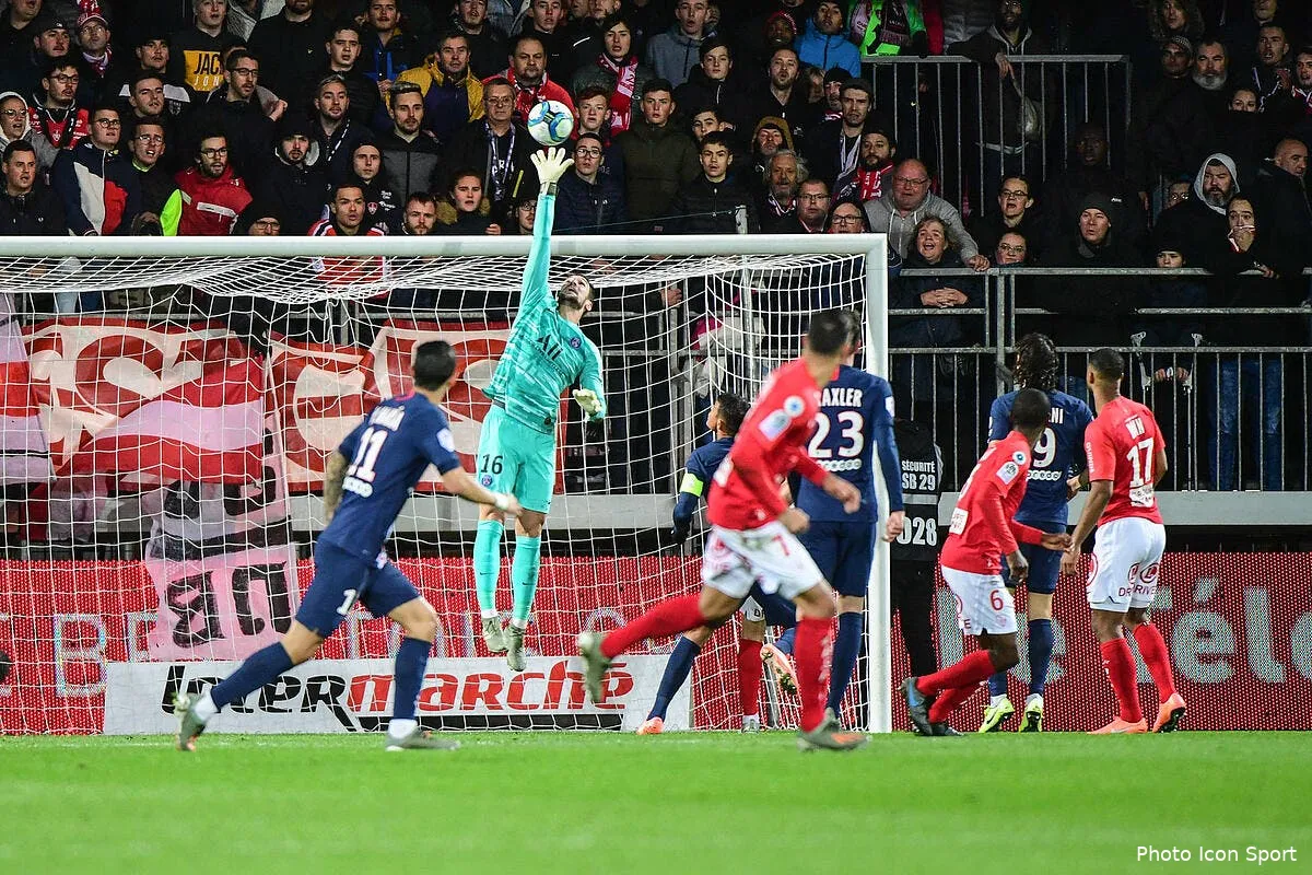 psg son premier match avec paris il n en croit pas ses yeux icon dib 091119 10 17269633