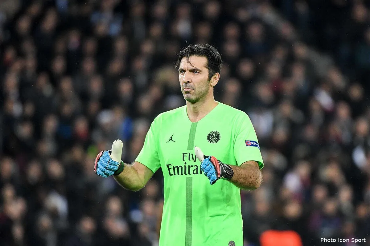 psg surprise al khelaifi fait un enorme cadeau a buffon icon dib 060319 11 46249253