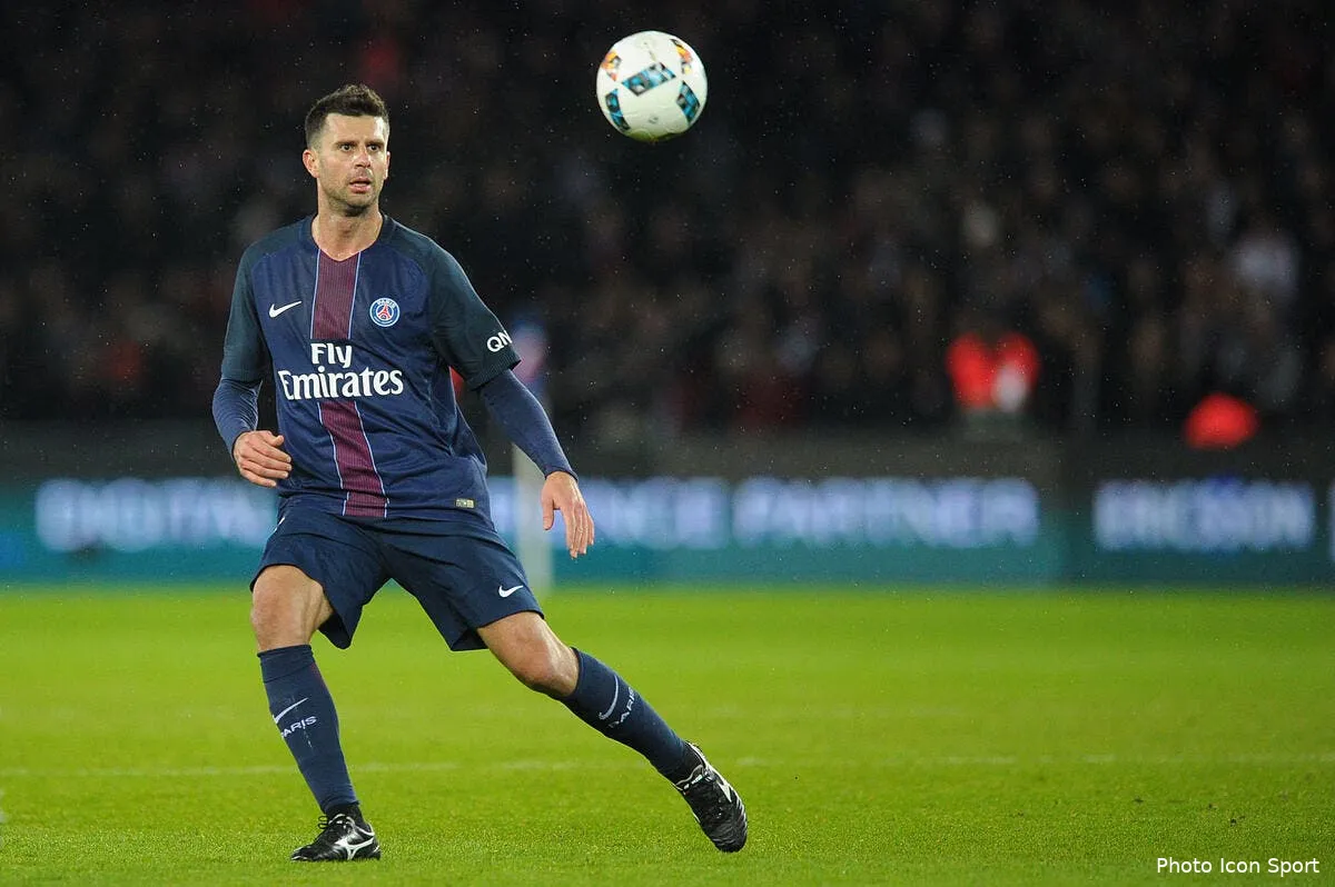 psg thiago motta n est pas d accord avec pierre menes iconsport fer 290117 11 72169766