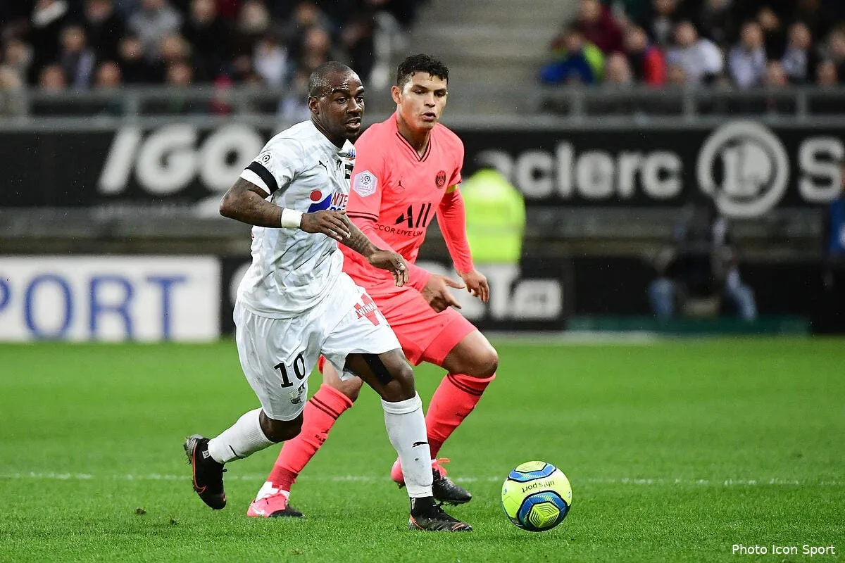 psg thiago silva prolonge deux mois rothen hurle a la boulette icon winter 15022020120051286561