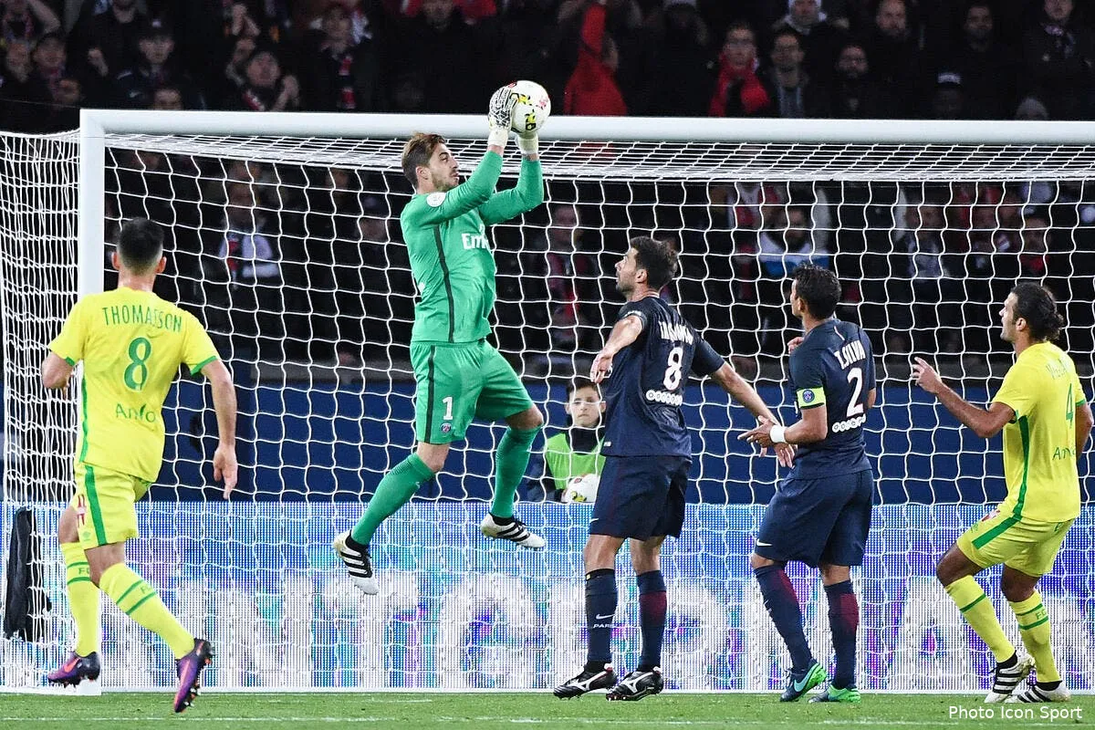 psg trapp renvoie les rumeurs de depart d une belle claquette iconsport dib 191116 102 83161480