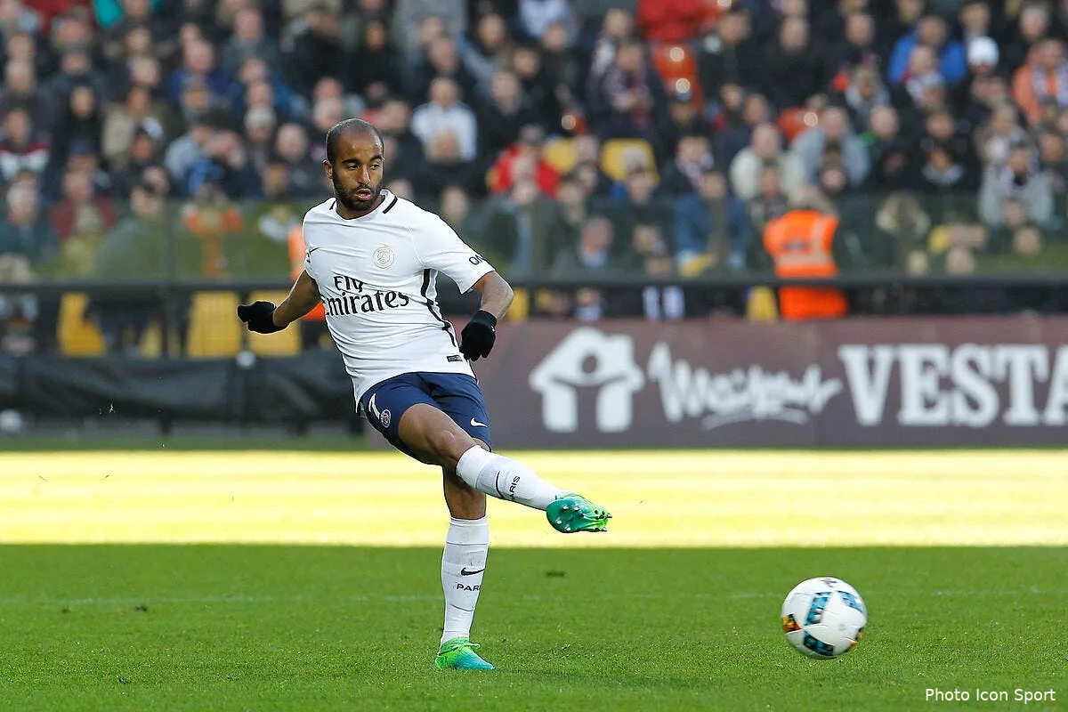 psg trois portes de sortie qui ne plaisent pas a lucas au mercato iconsport mrv 180417 10 57177886