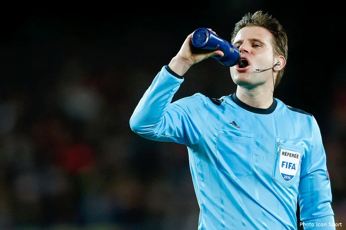 psg un arbitre vraiment anti embrouilles pour psg real madrid iconsport bag 050416 22 24211895