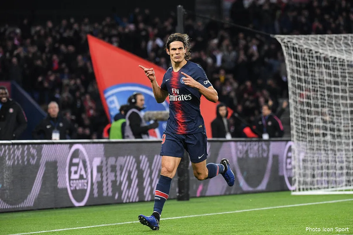 psg un cadeau d adieu de cavani c est l om qui regale cavani 71286179