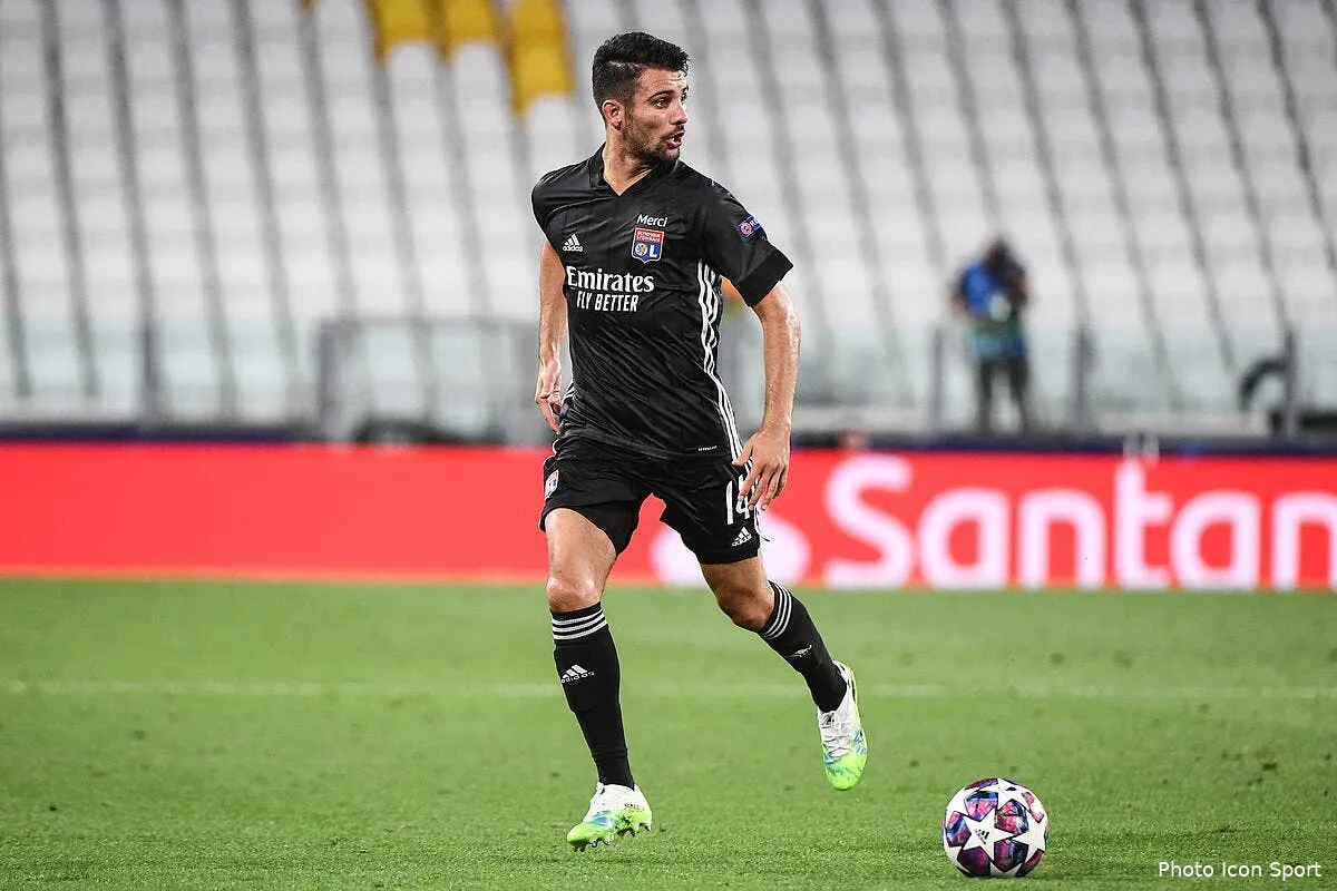 psg un international francais cible leonardo aux contacts icon dib 070820 11 31292563