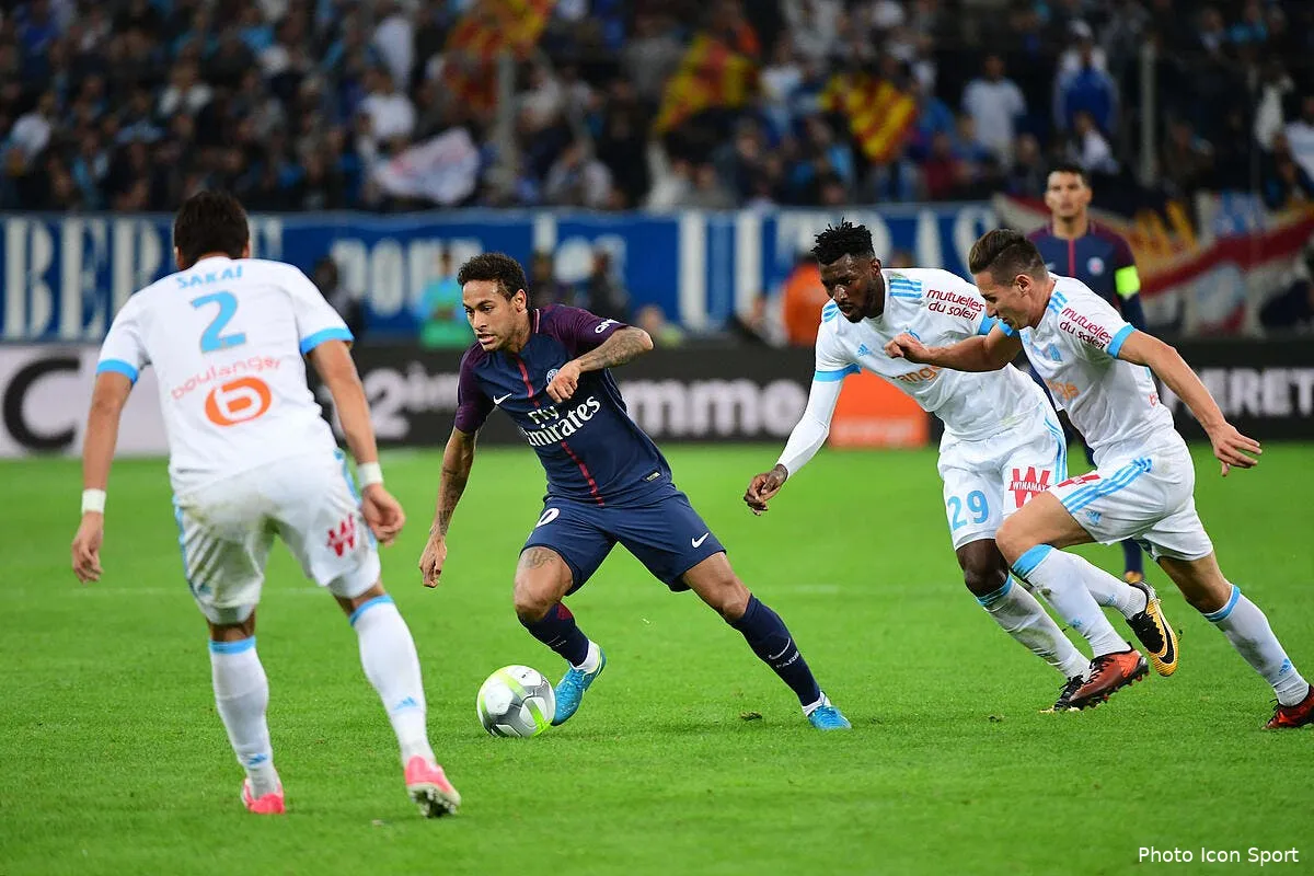 psg un joueur se mouille et donne son podium sans l om iconsport icon win 221017 01 23708201699