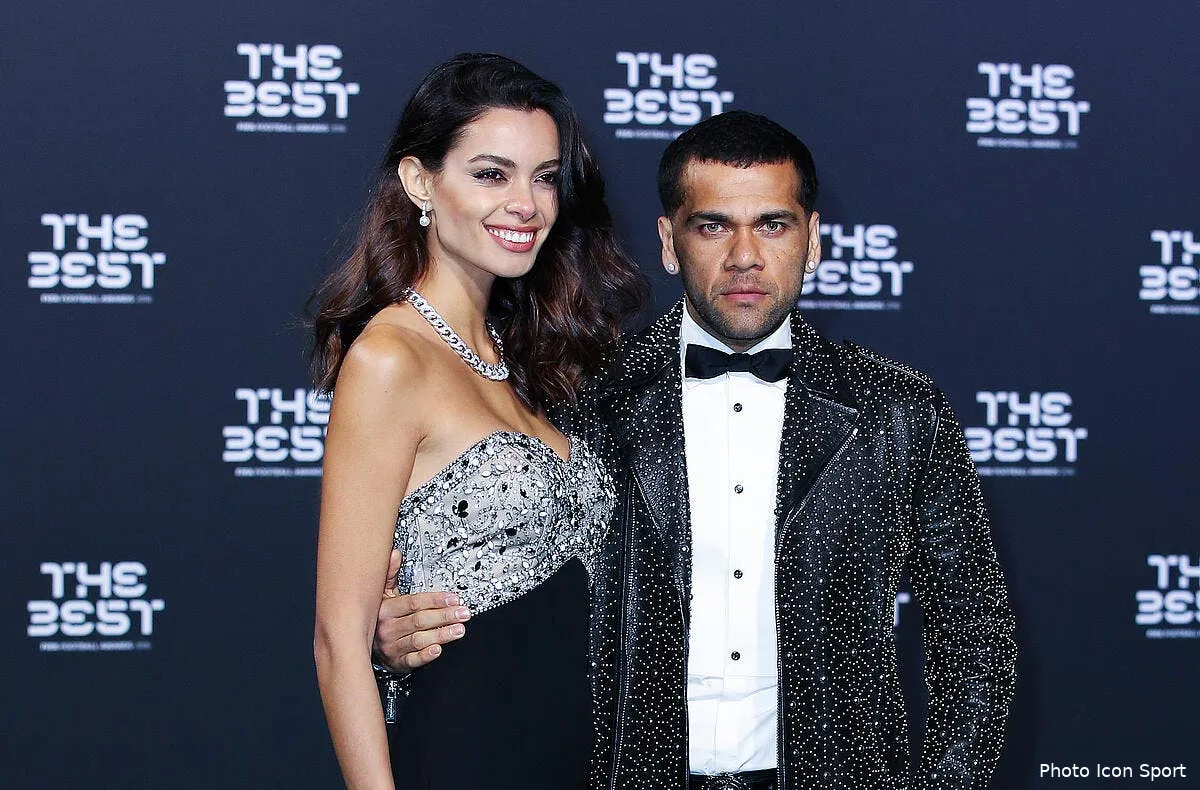 psg un mannequin atout majeur du psg pour dani alves iconsport fir 090117 93 07185981