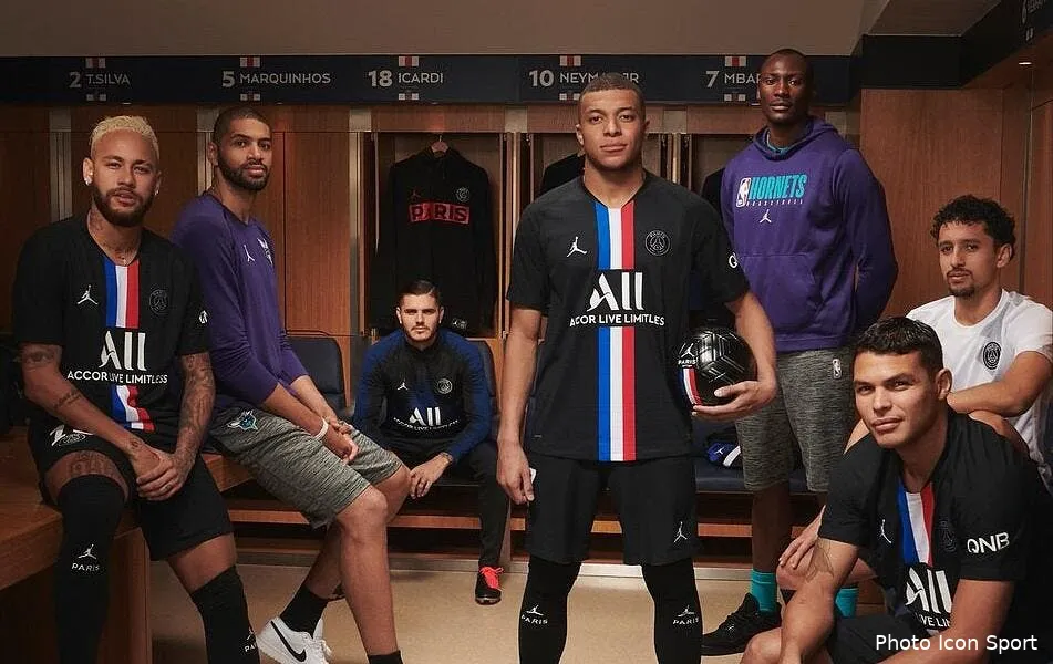 psg un nouveau maillot en collaboration avec jordan devoile eo zfg3wsaac53l276259