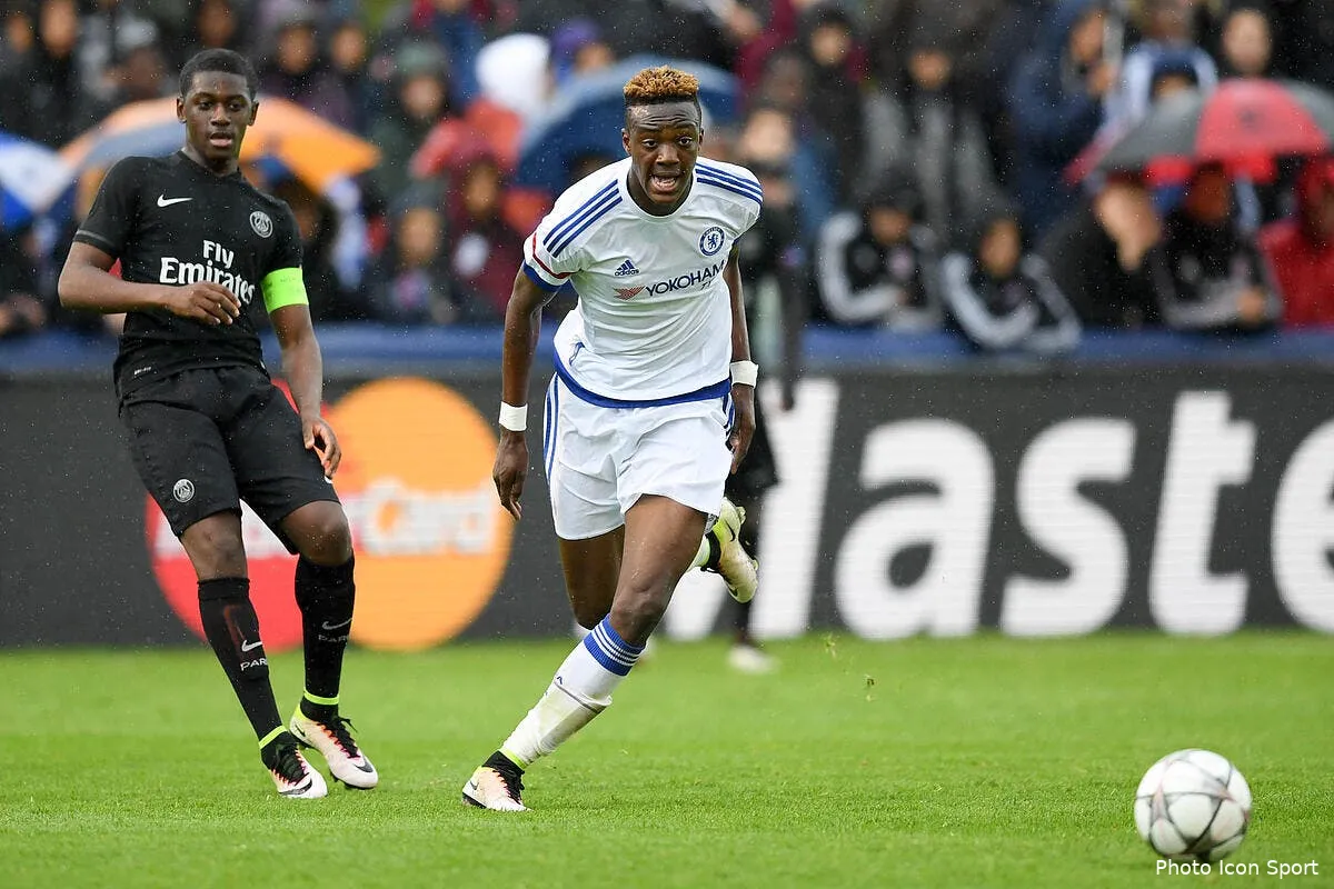 psg un prometteur defenseur pret a partir en bundesliga iconsport 26108578141598