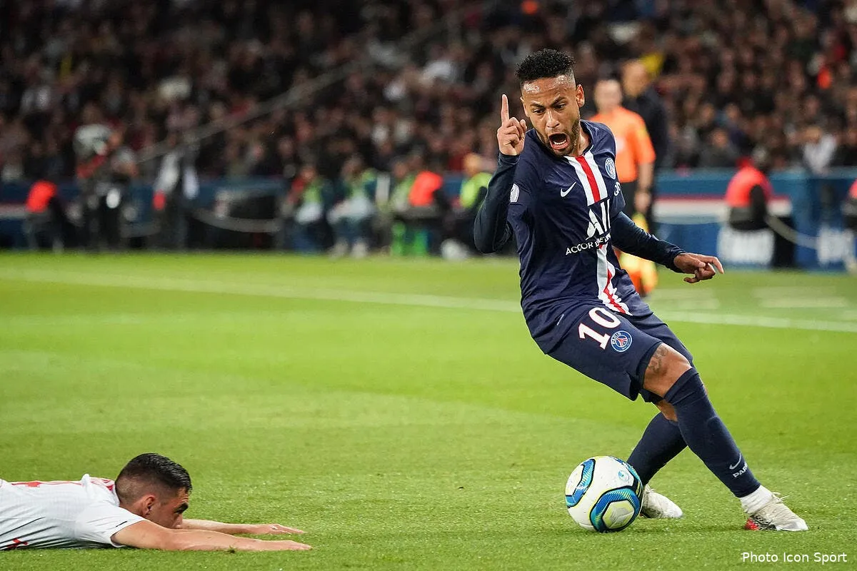 psg un retour au bresil et une amende neymar menace icon 190925p81578287067