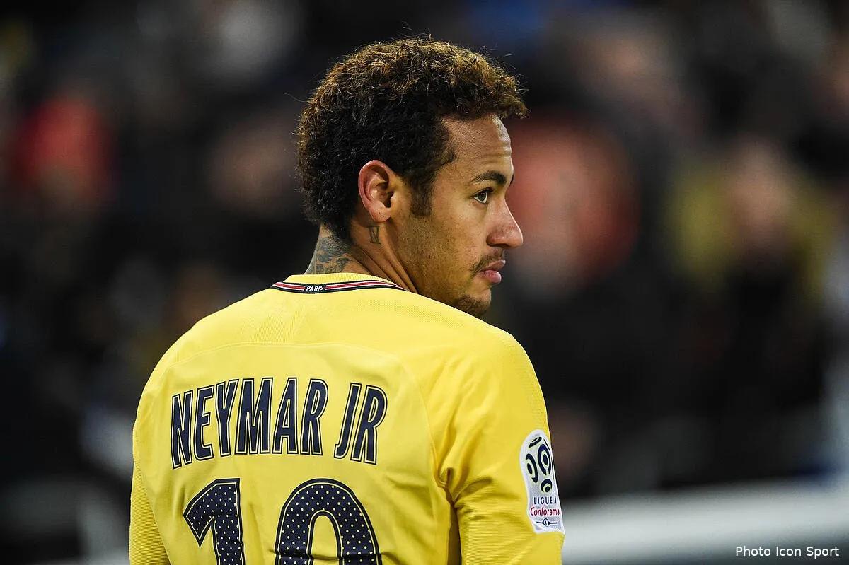 psg une clause liberatoire a 300 me annoncee dans le contrat de neymar iconsport icon boz 021217 11 08216305