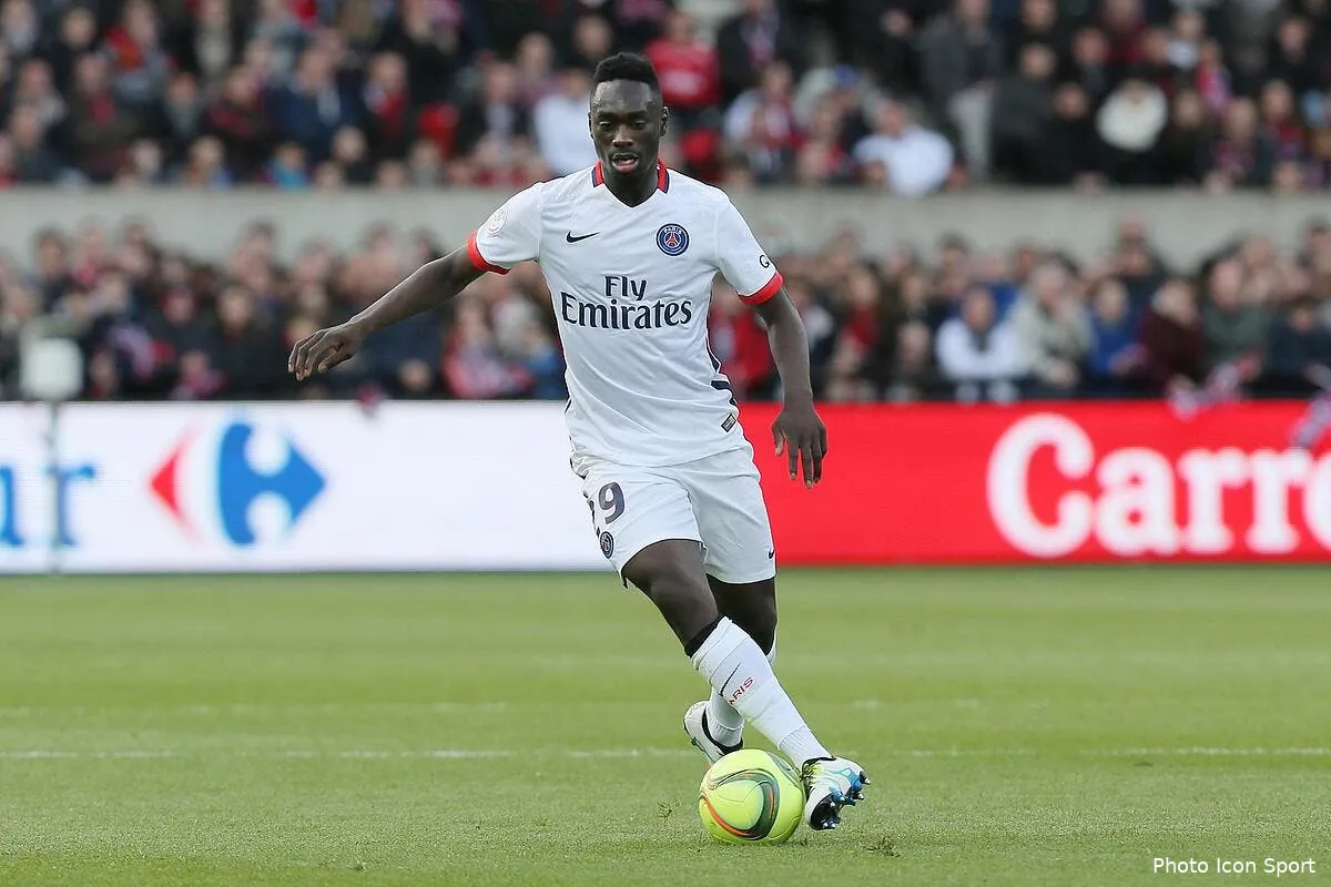 psg une doublure surprise pour cavani en attaque iconsport vmi 090416 23 50149542