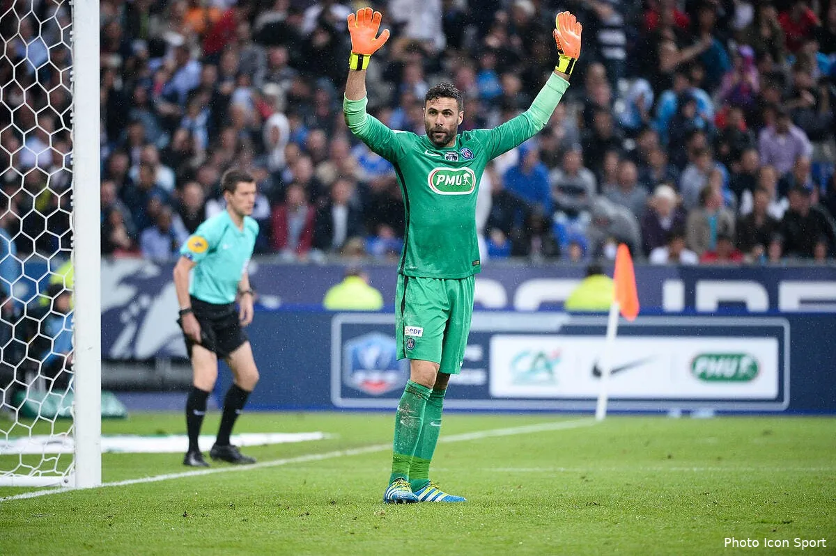 psg une porte de sortie enfin trouvee pour sirigu iconsport nlg 210516 17 258149790