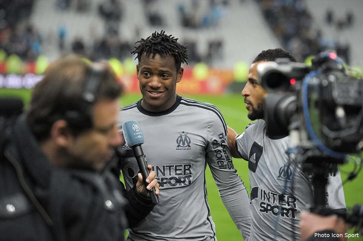 quand batshuayi demande la video de ses buts a l entrainement iconsport fer 220315 08 63109117