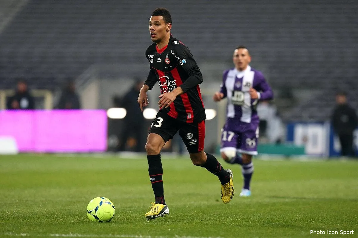 quand kolodziejczak preferait l ol a manchester united iconsport blo 060413 11 7055357