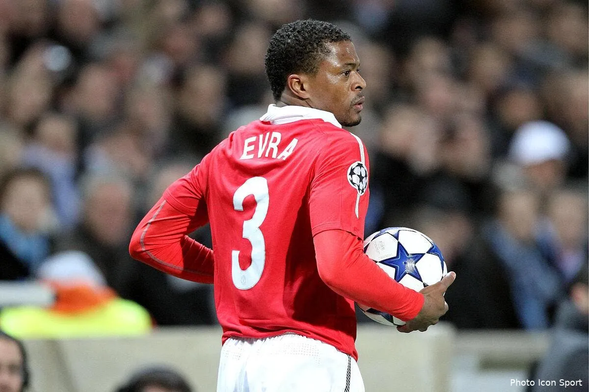 quand le grand evra conseille le petit nasri iconsport leg 230211 04 0919885