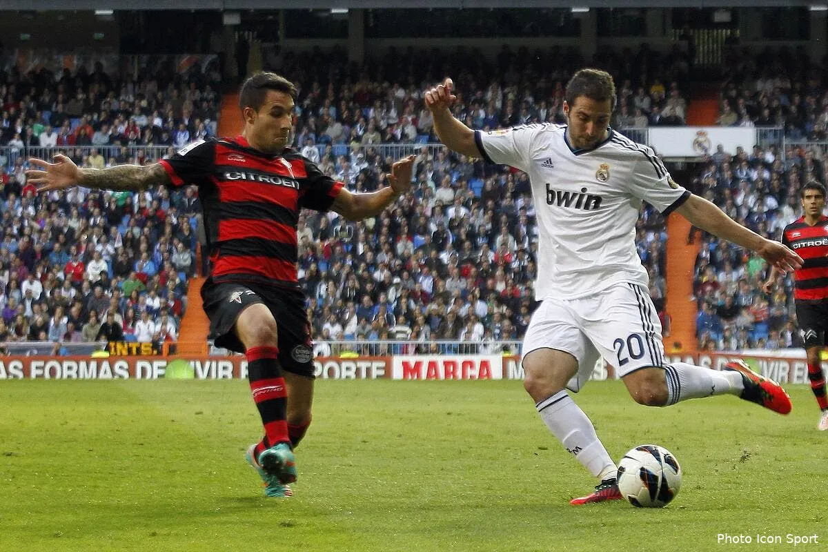 quand mourinho promet de mettre higuain arriere gauche iconsport ar 201012 08 14 141663