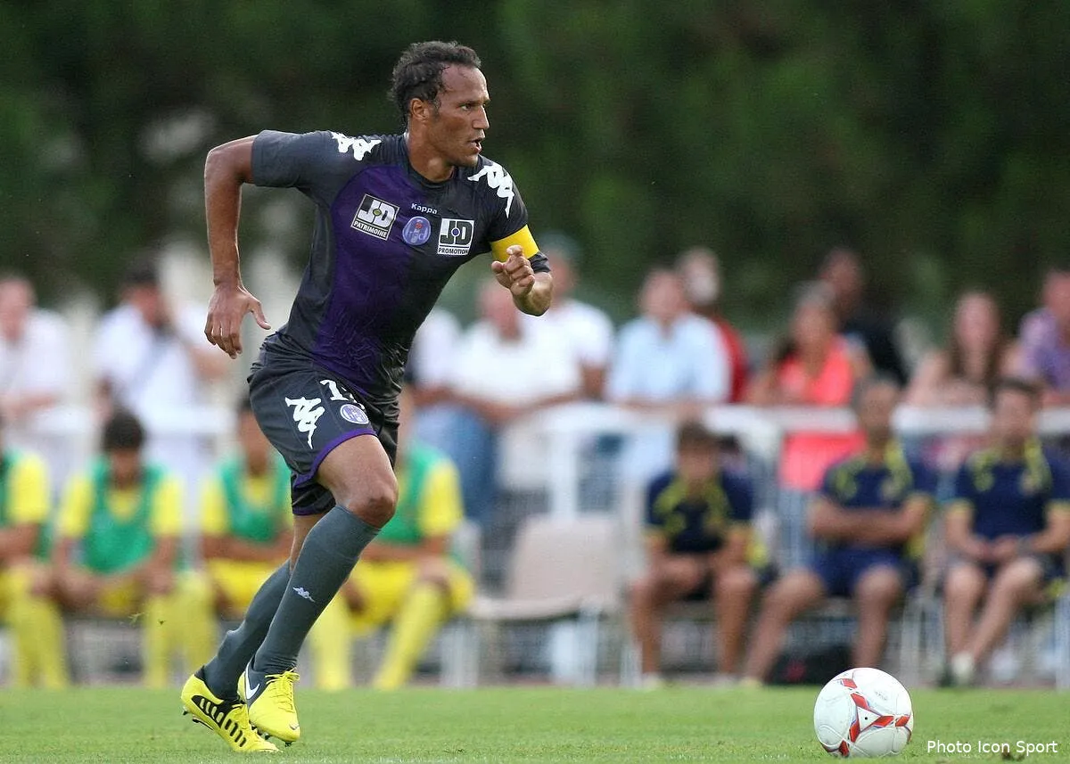 quand zebina et ibra se chaufaient a l entrainement iconsport blo 040812 08 3239775