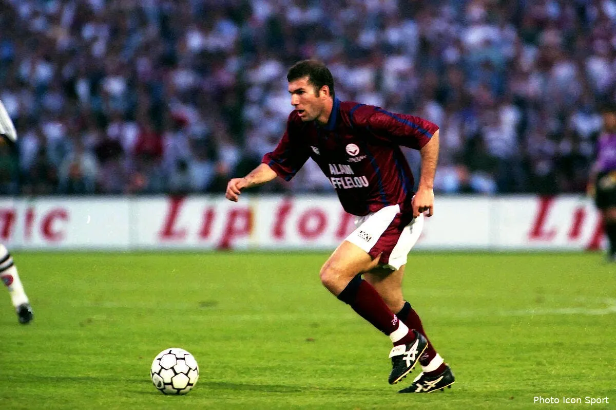 quand zidane jouait lateral droit a bordeaux zidane 8107501