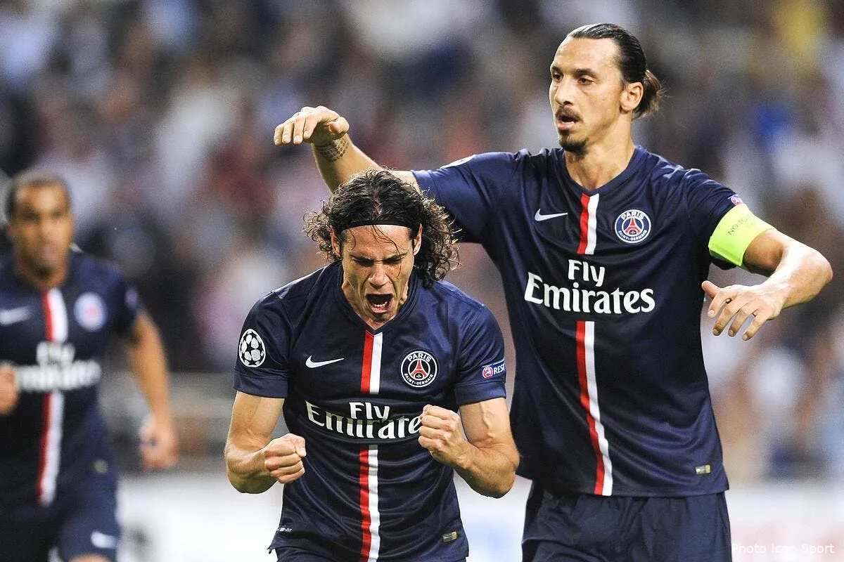 qui a dit que cavani voulait jouer dans l axe au psg cavani 1792335