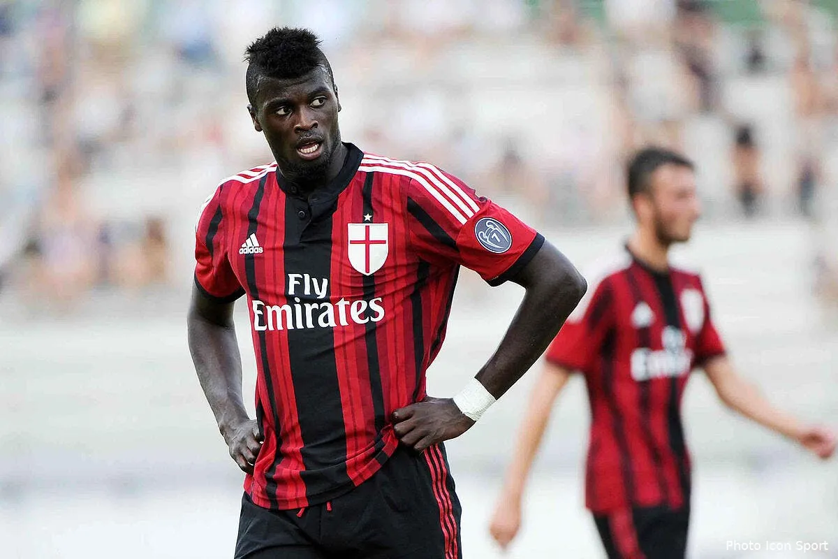 qui veut encore de m baye niang pas le milan ac niang 6100705