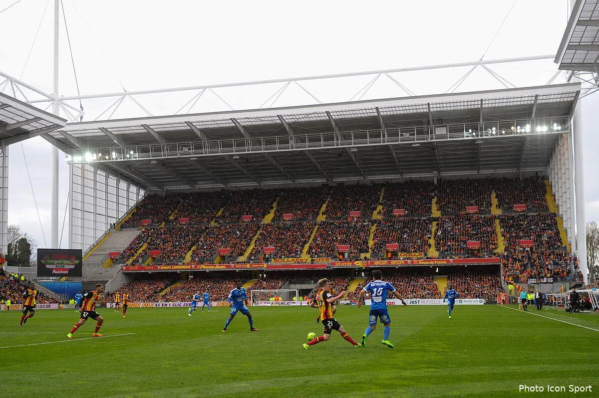 rcl un elu d extreme droite frappe par trois joueurs de lens iconsport fer 010417 11 59212769