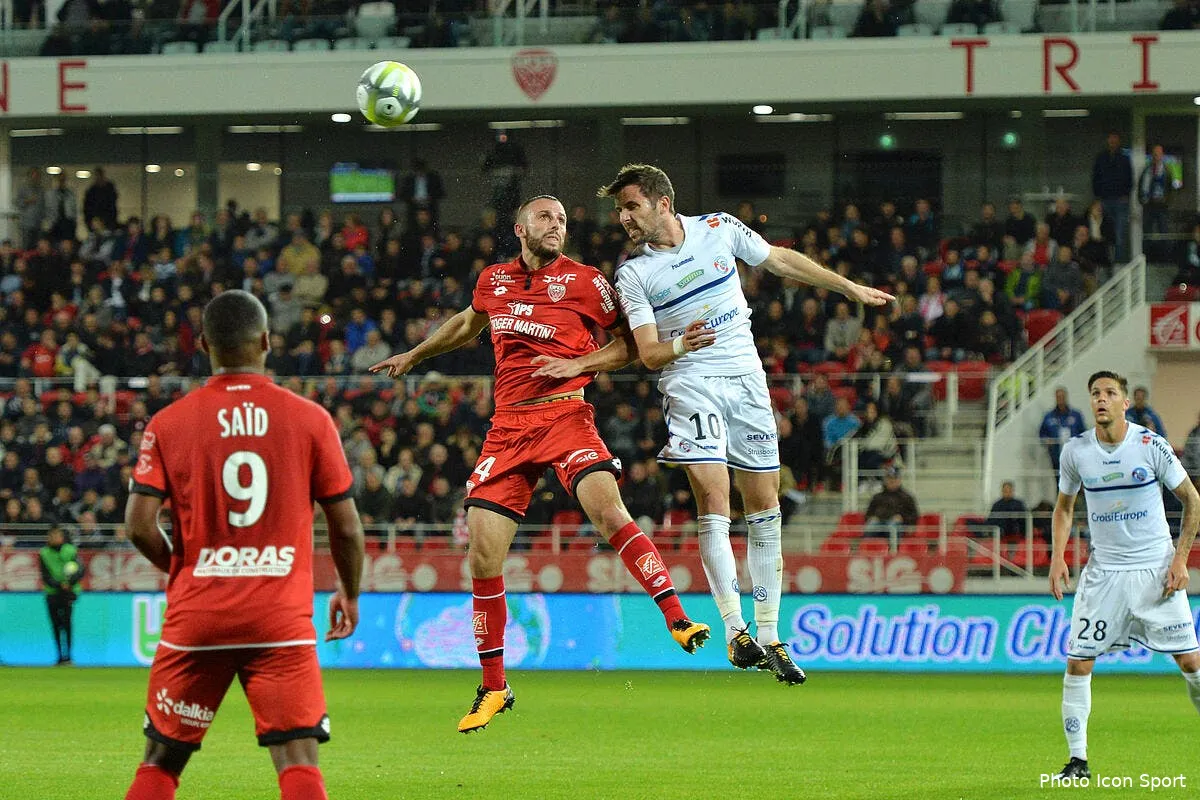 rcsa strasbourg a lacunes mais se bat avec ses armes iconsport icon poy 300917 05 03195117