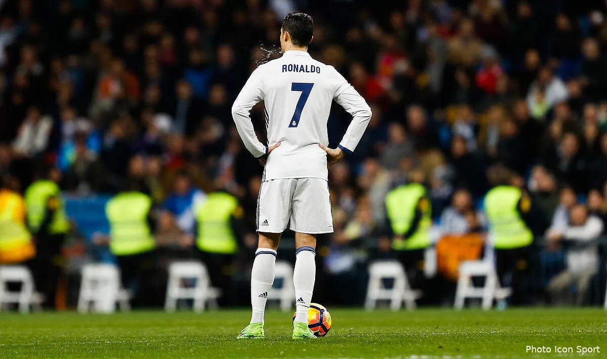 real cristiano ronaldo titulaire le groupe se revolte ronaldo 78176014