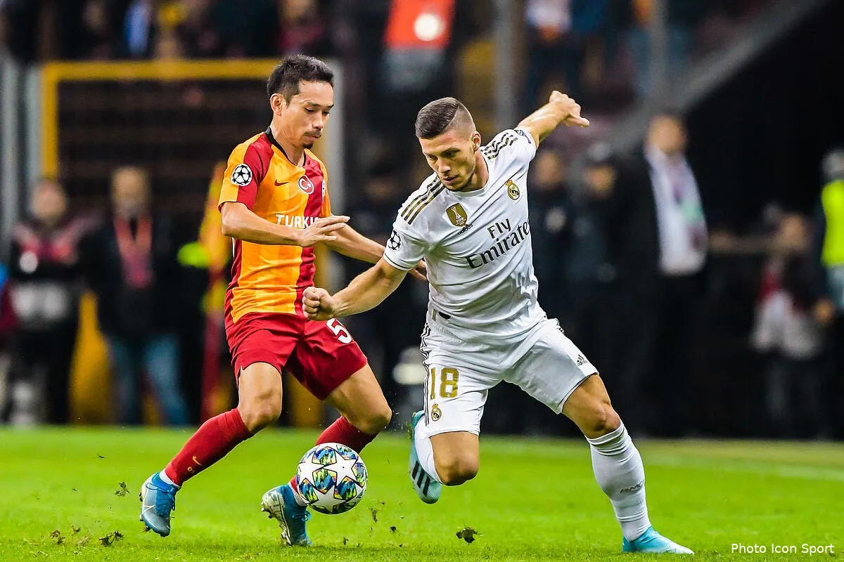 real madrid 65 me jetes en l air zidane n en croit pas ses yeux icon 400308164268843