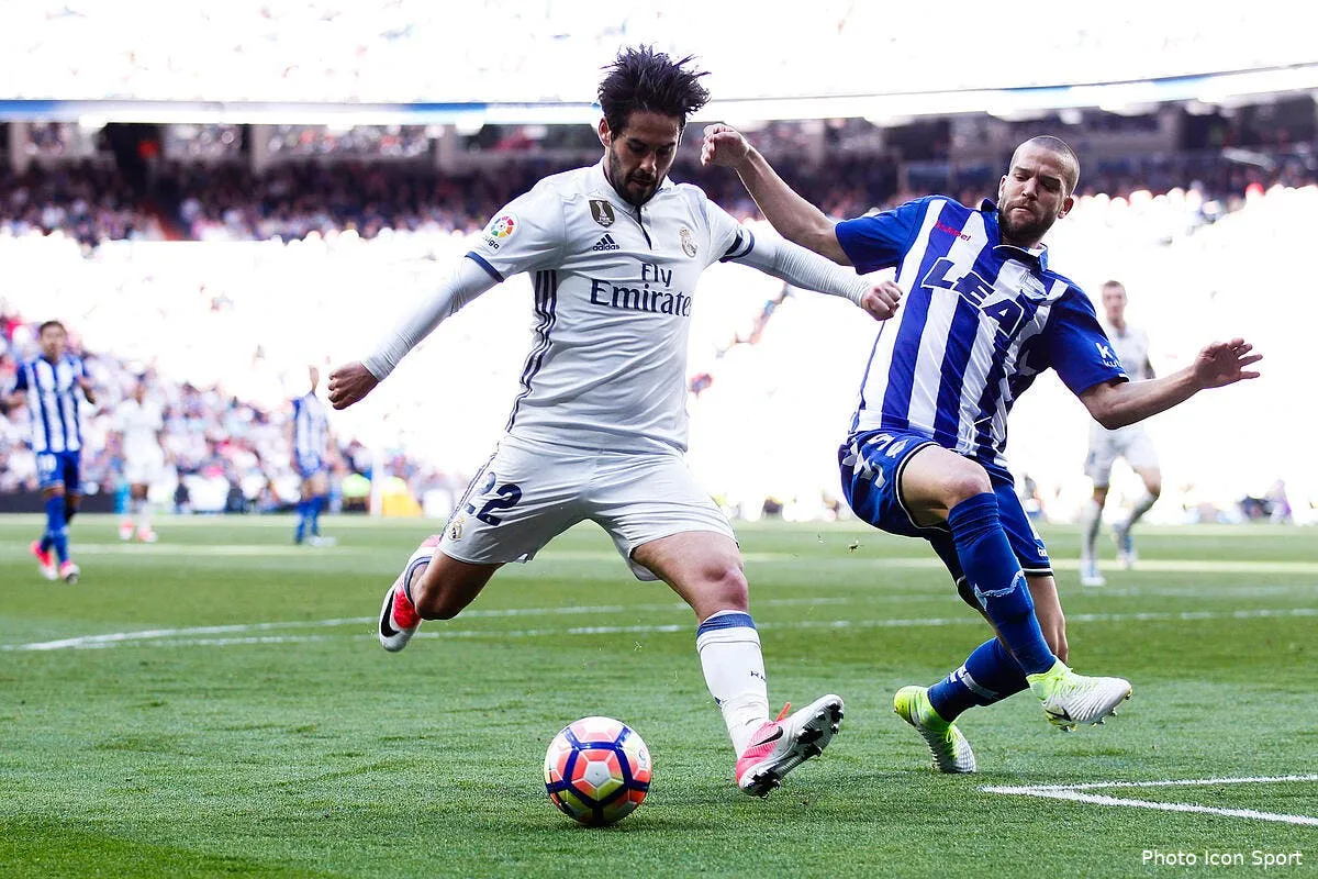 real madrid grille avec des chips du barca sur sa table isco se justifie iconsport sfp 020417 08 05175910