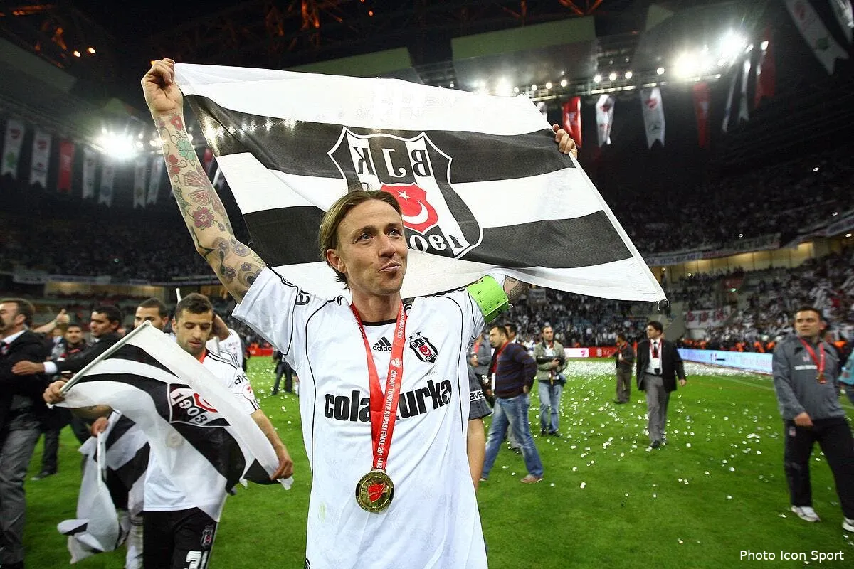 real madrid guti la surprise du chef dans les prochaines heures icon spa 110511 66 13233863